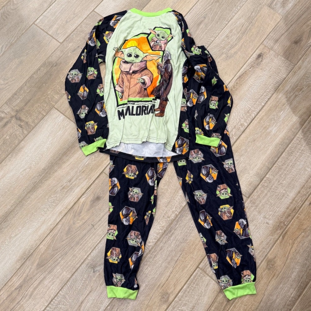 Star Wars The Mandalorian Grogu Baby Yoda Pajama Set Kids L 12-14 Black Green